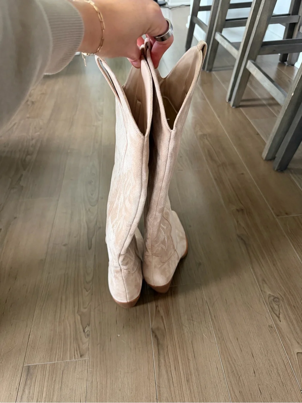 Women’s Beige Suede cowgirl boots
